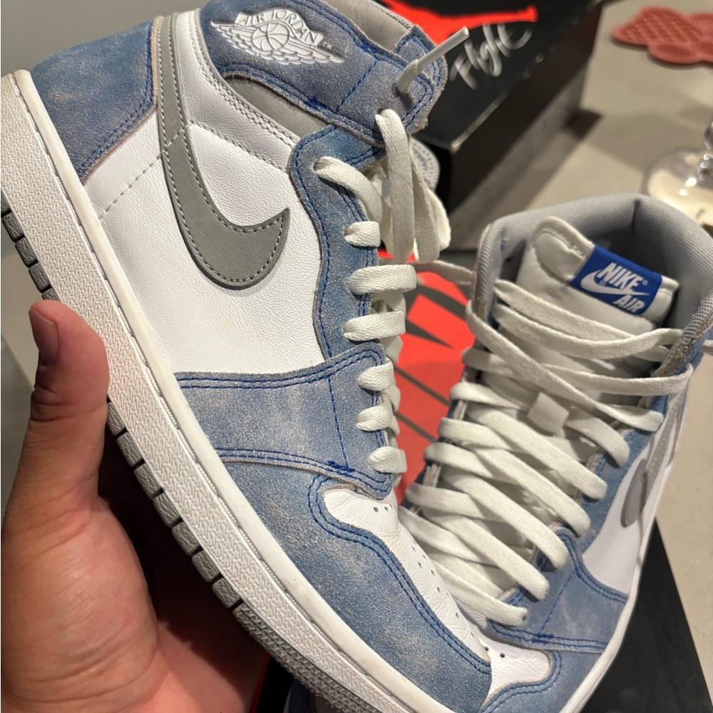 Nike High-Top Sneakers in White and Blue